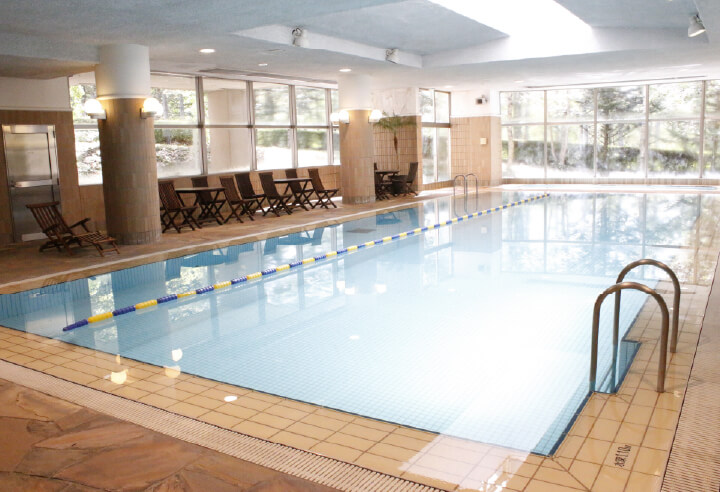 室内温水プール