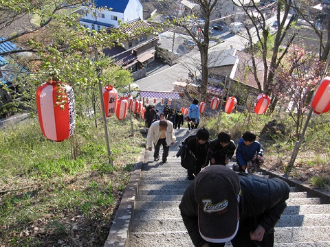 5月2日は茅野市粟沢観音　八十八夜祭
