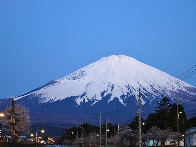 春の宝永山登山
